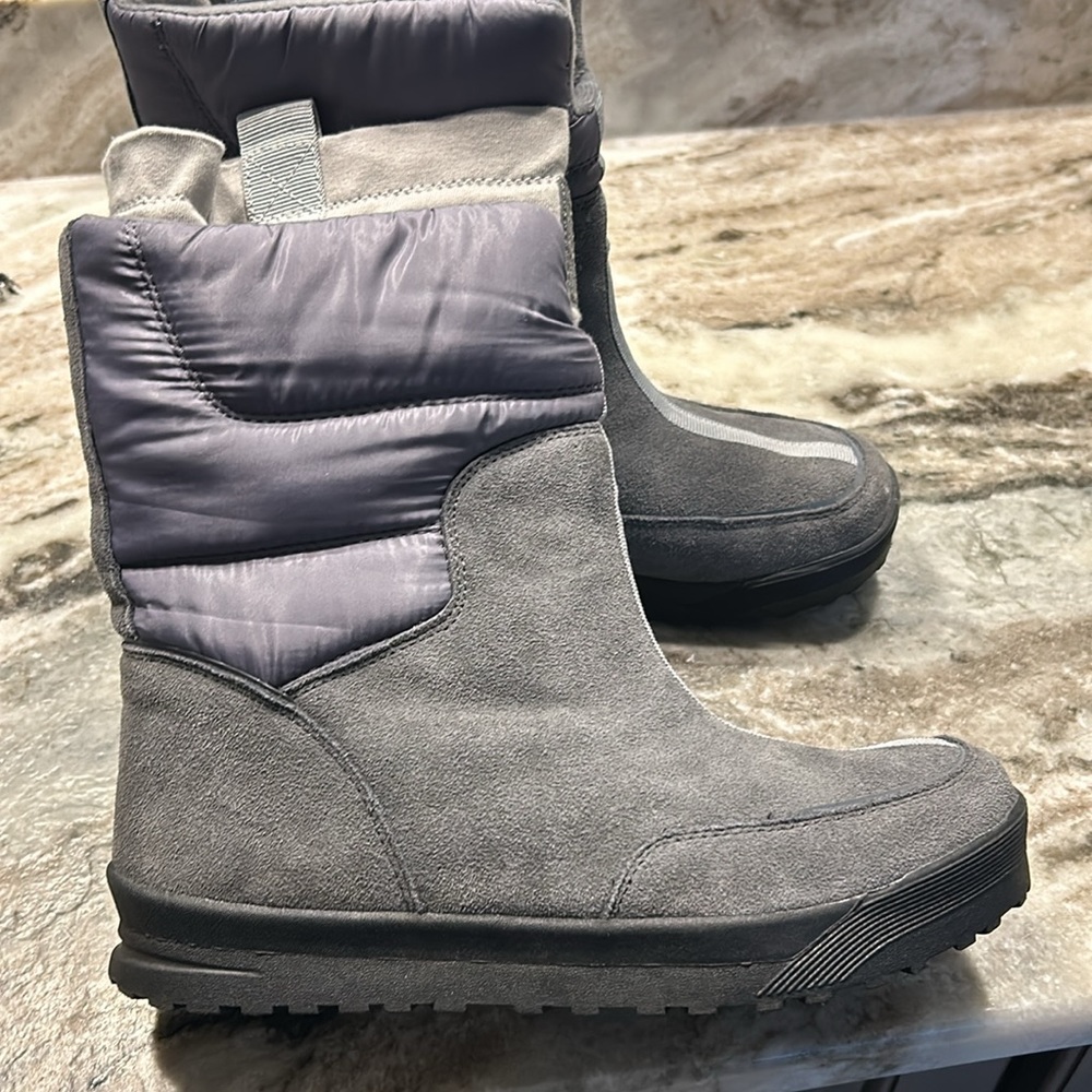 Lands End women’s insulated snow boot
